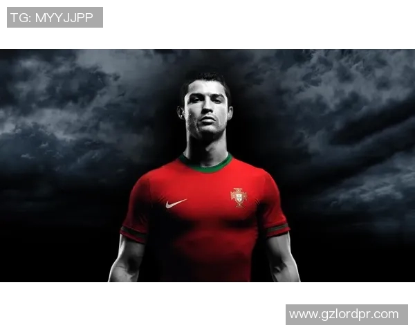 你在球场上的表现让人想起哪个足球明星的风采与魅力